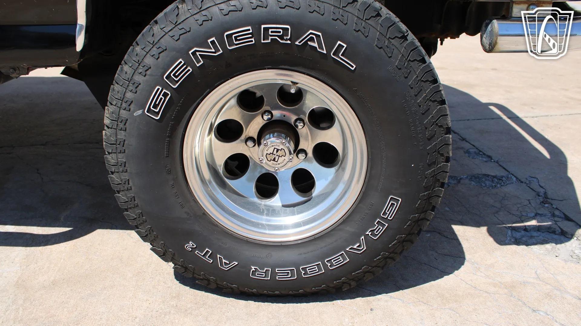 1993 Ford Bronco XLT - 5