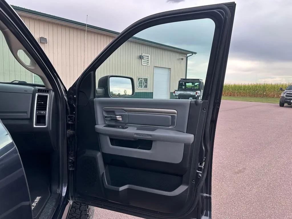 2017 Ram 1500 SLT