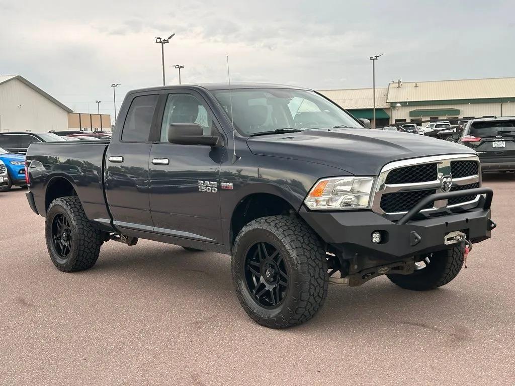 2017 Ram 1500 SLT - 5