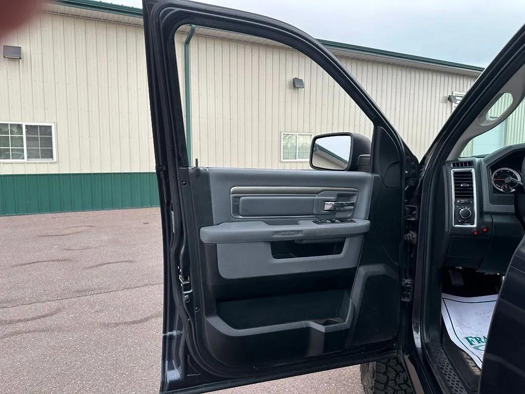 2017 Ram 1500 SLT