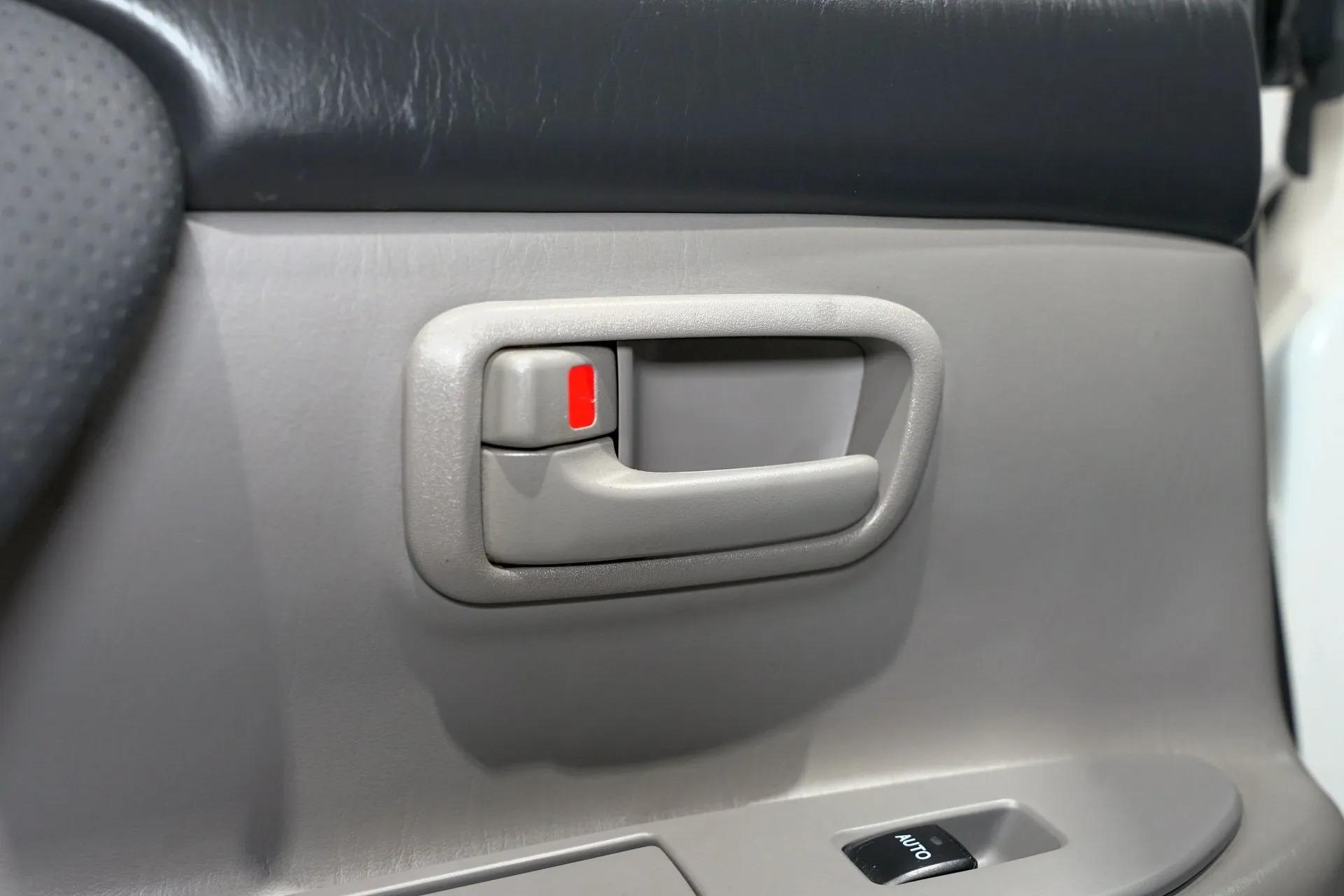 2005 Toyota Land Cruiser