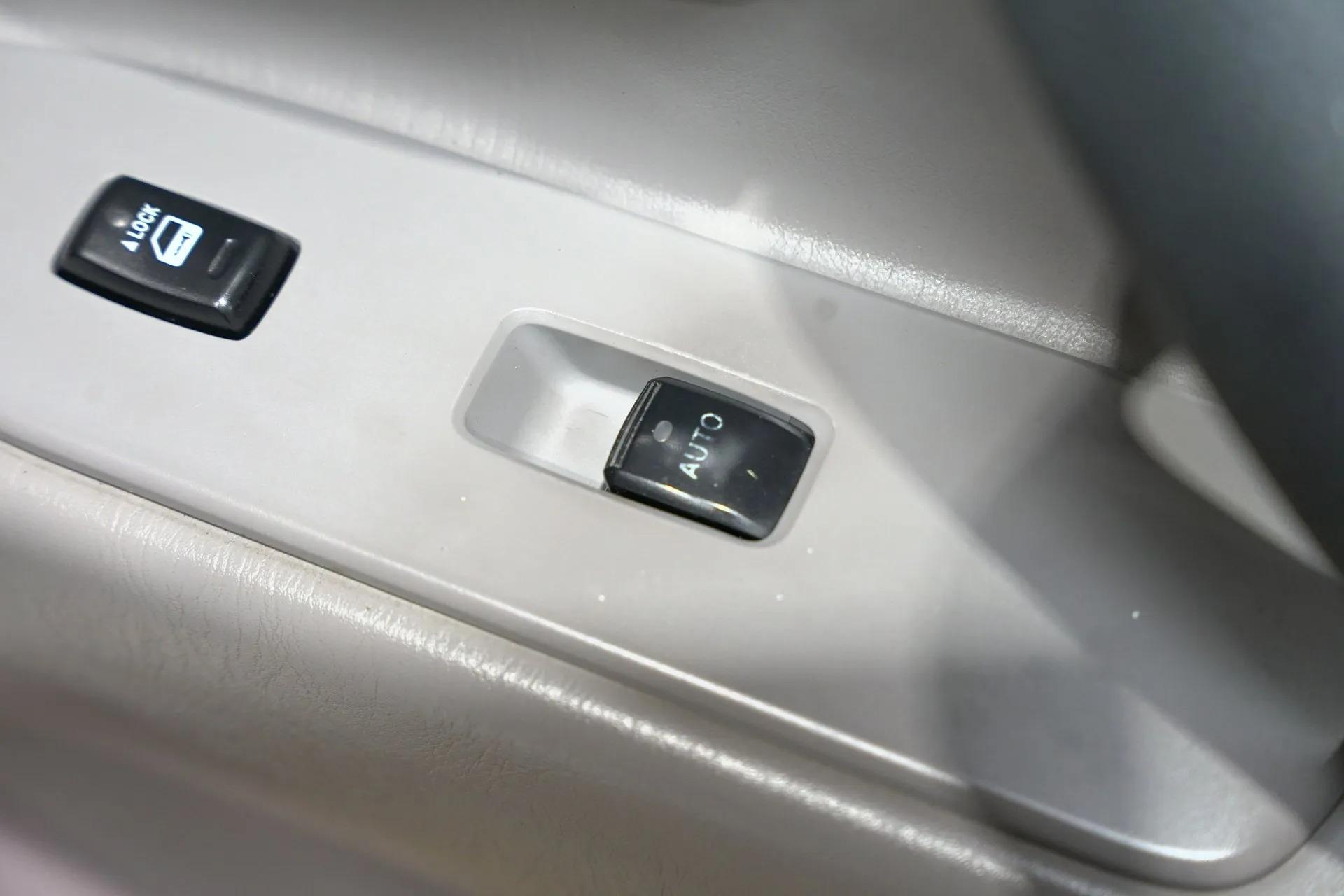 2005 Toyota Land Cruiser