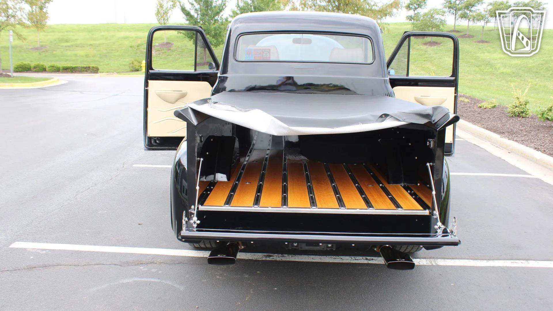 1953 Ford F-100