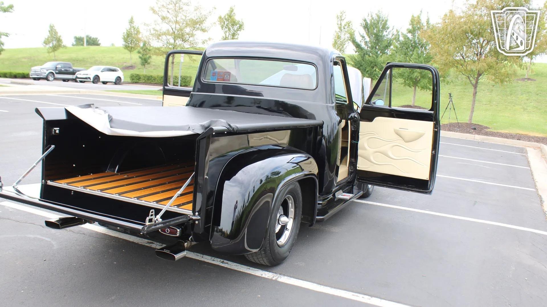 1953 Ford F-100