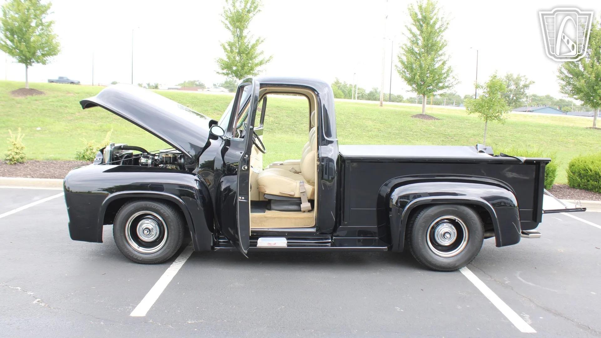 1953 Ford F-100