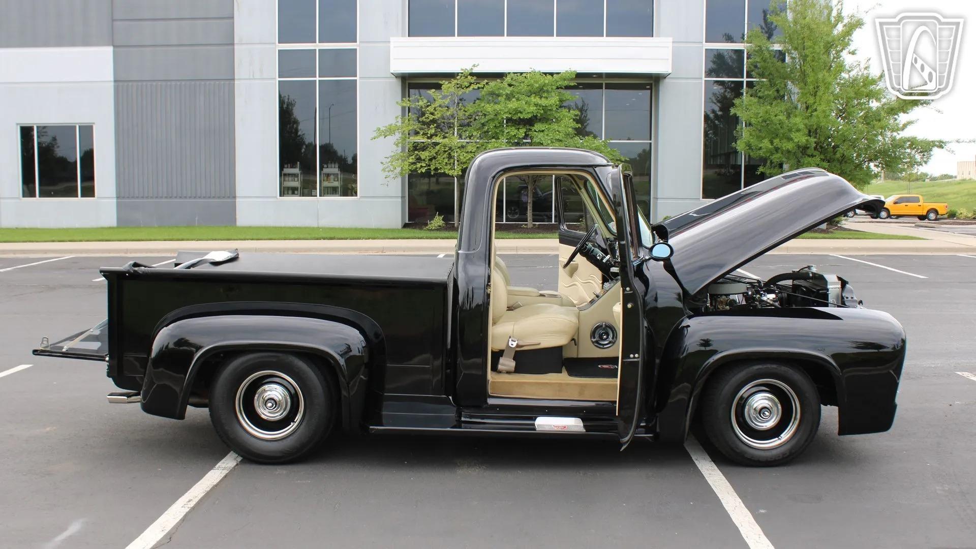 1953 Ford F-100