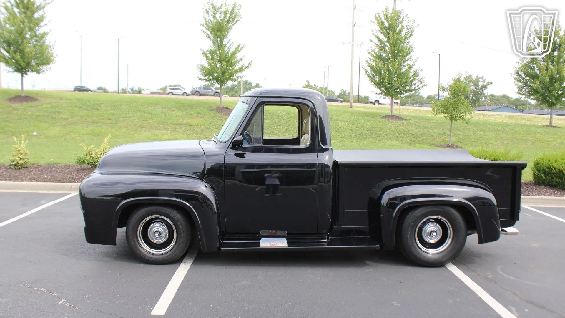 1953 Ford F-100