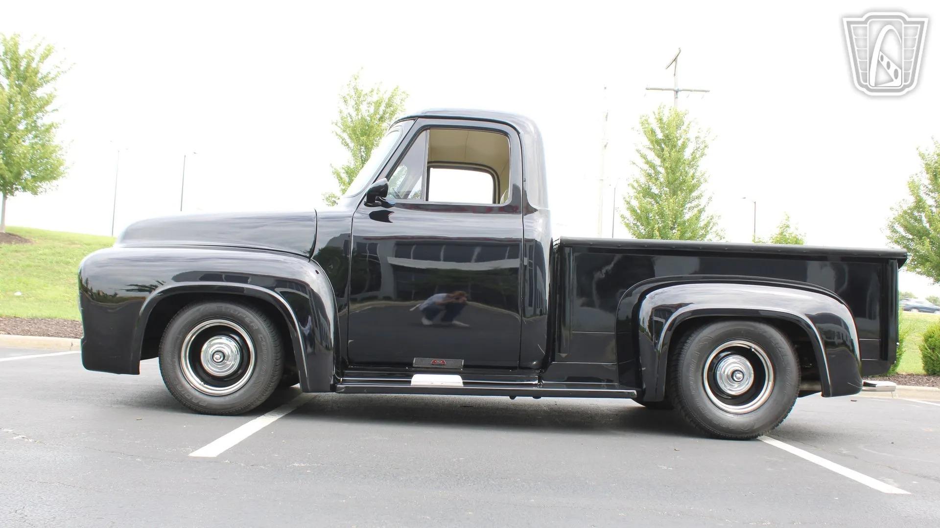 1953 Ford F-100