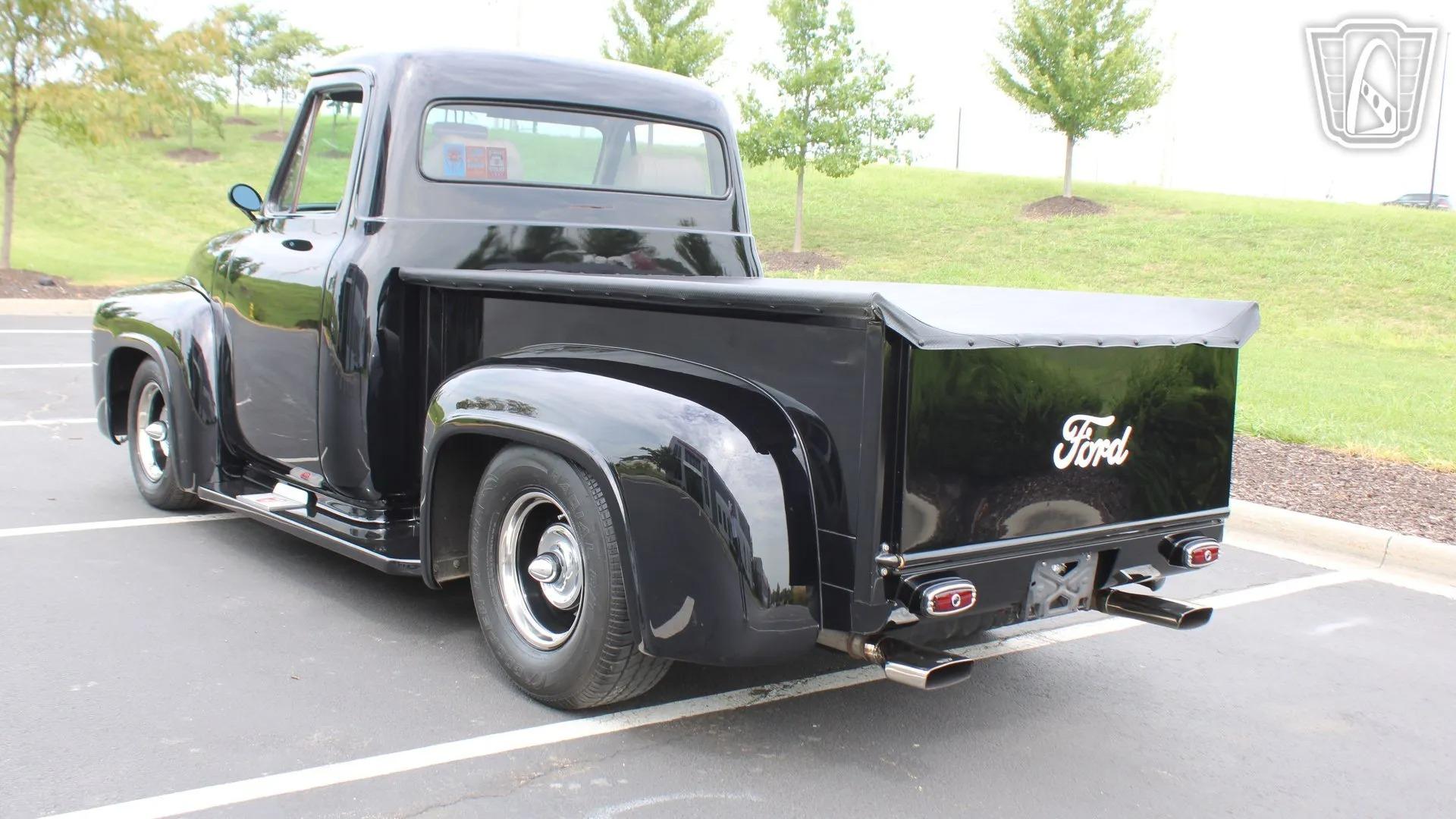 1953 Ford F-100