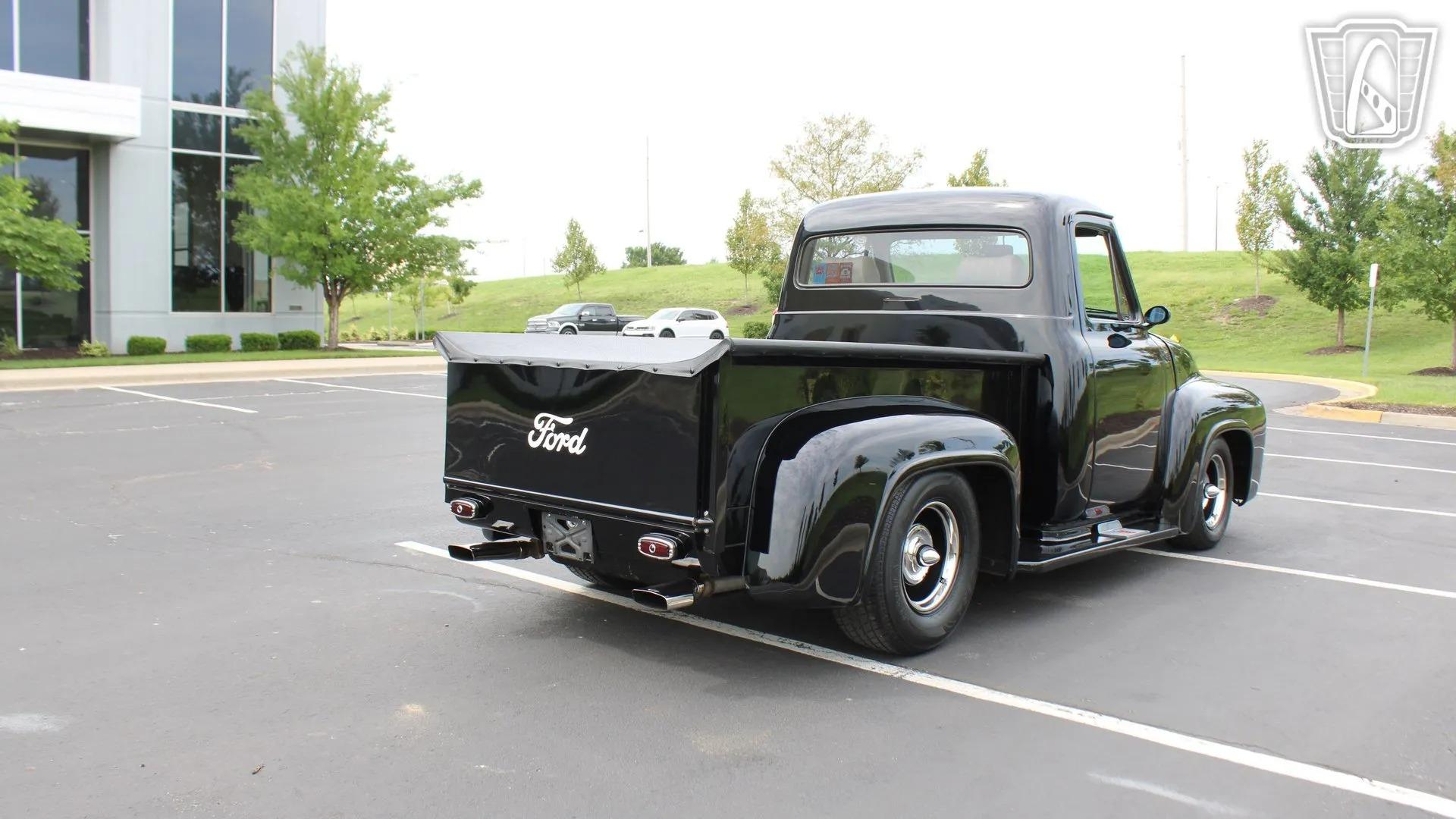 1953 Ford F-100