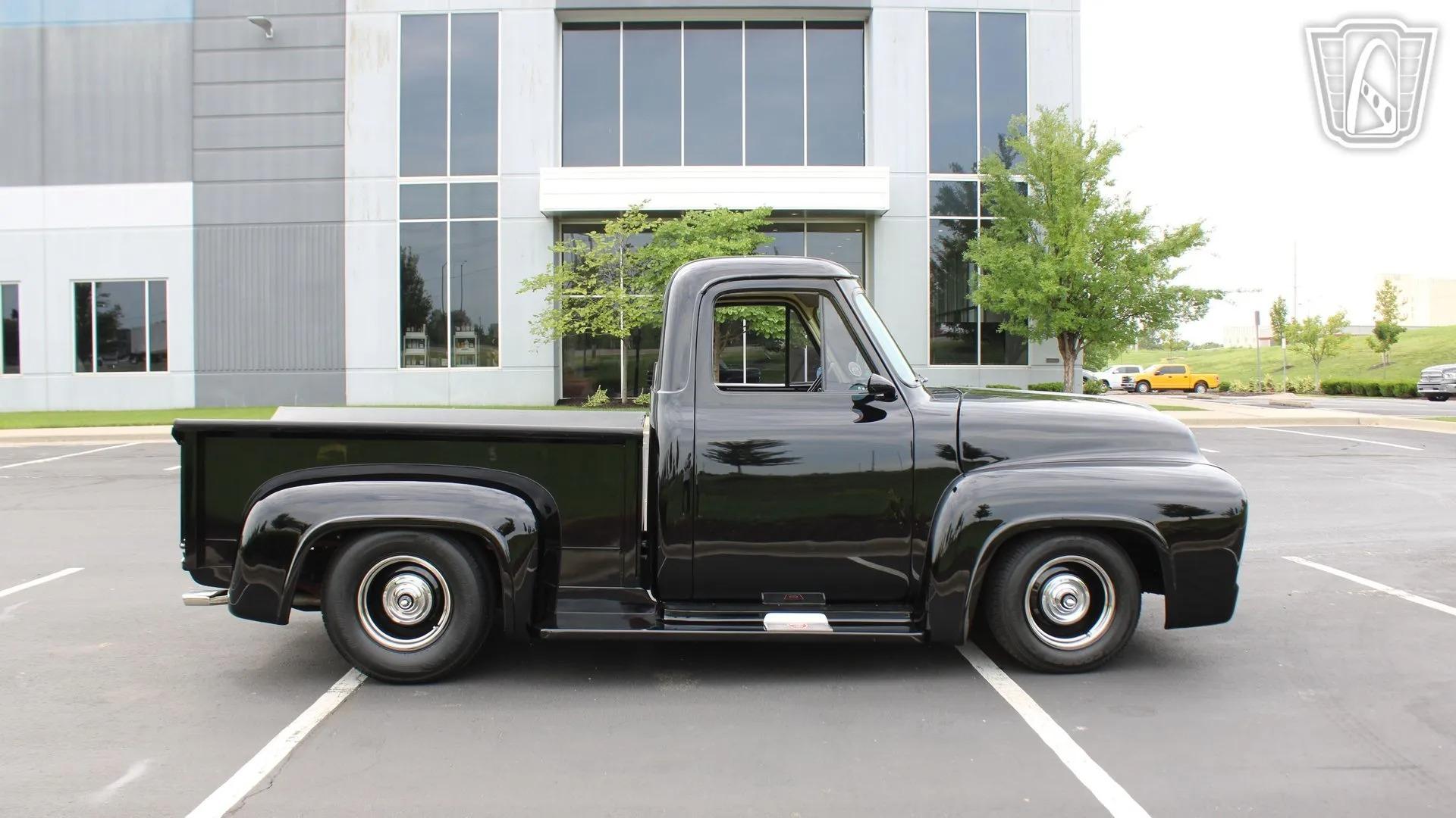 1953 Ford F-100