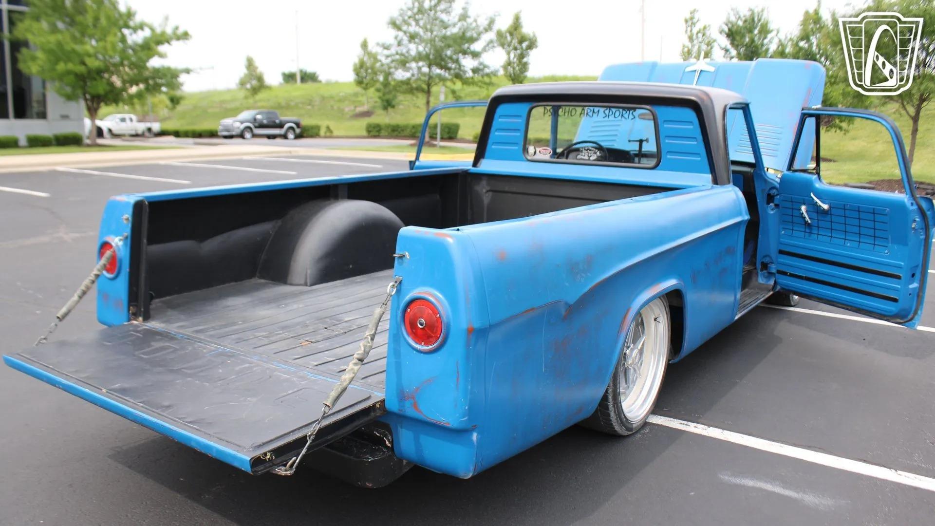 1965 Dodge D100