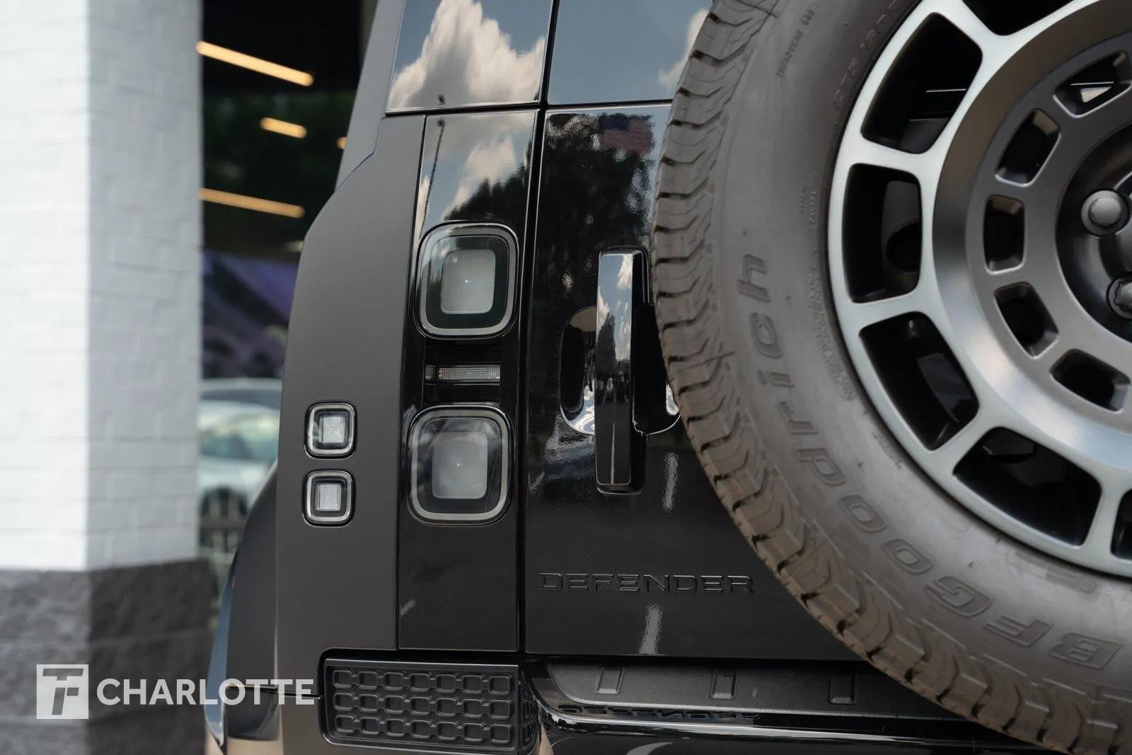 2026 Land Rover Defender OCTA