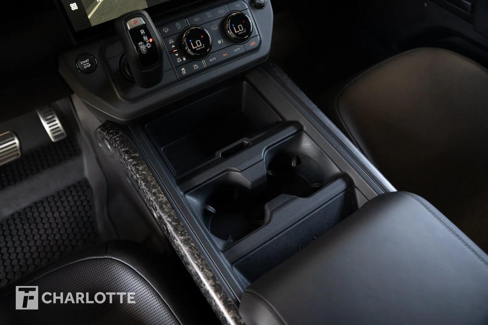 2026 Land Rover Defender OCTA