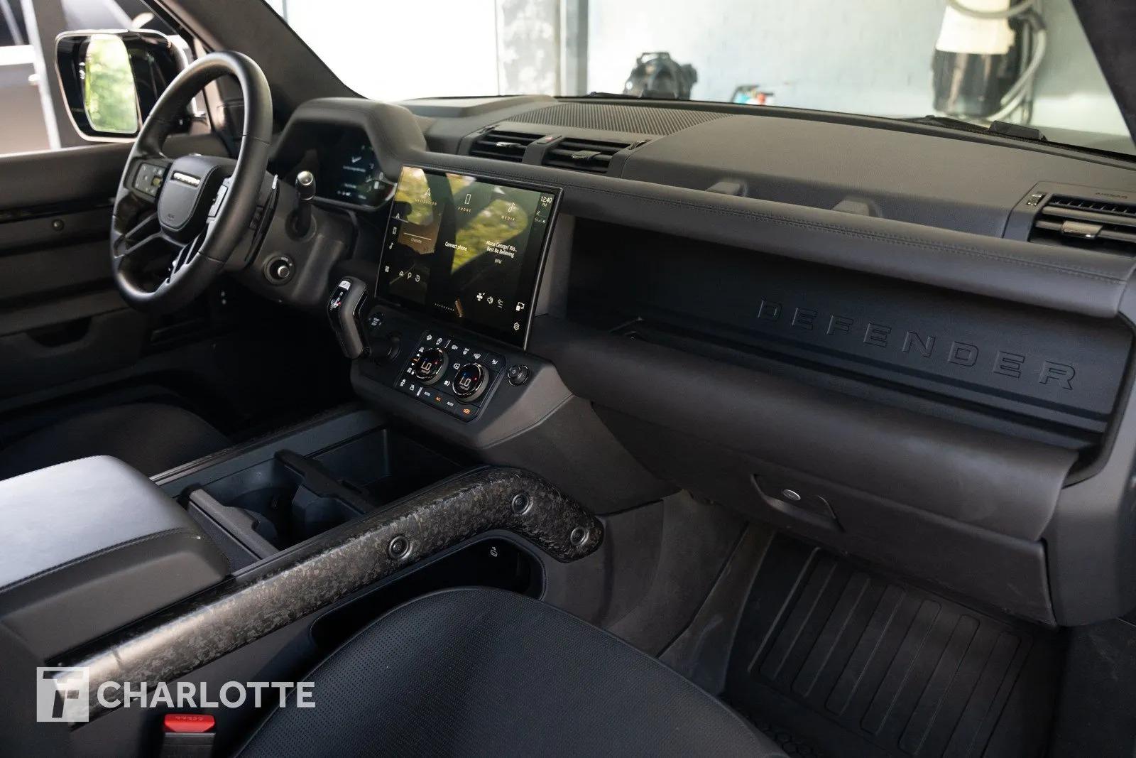 2026 Land Rover Defender OCTA