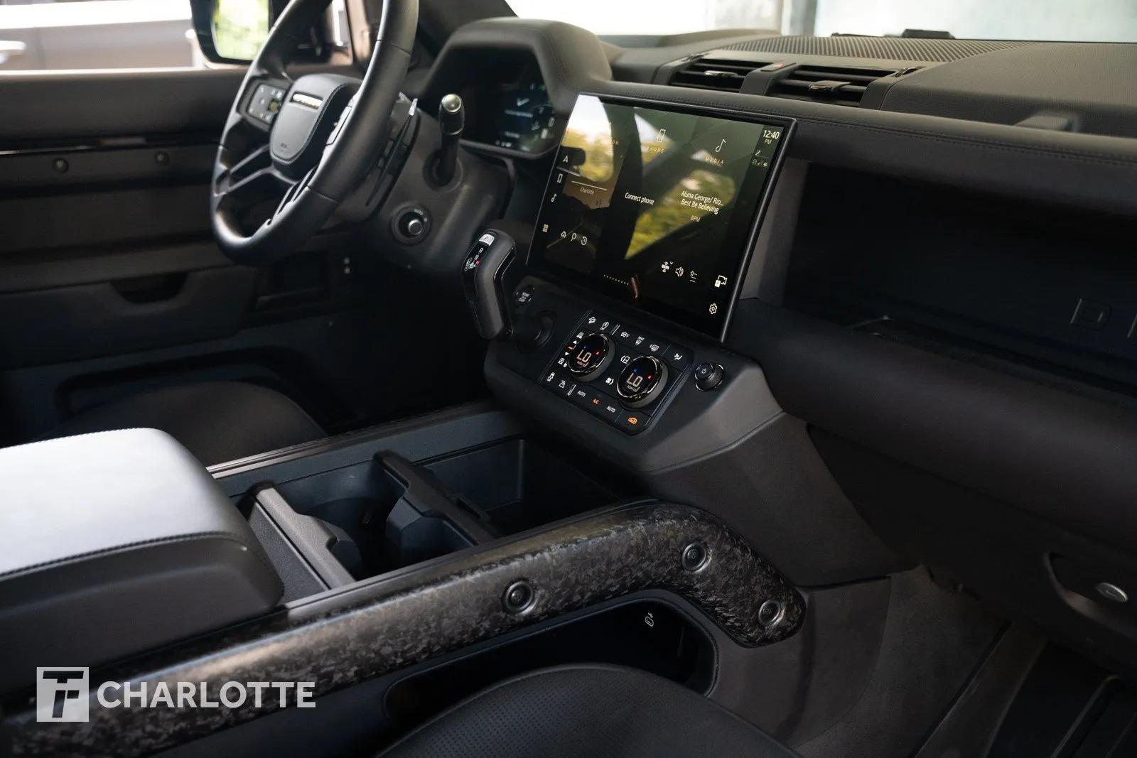 2026 Land Rover Defender OCTA
