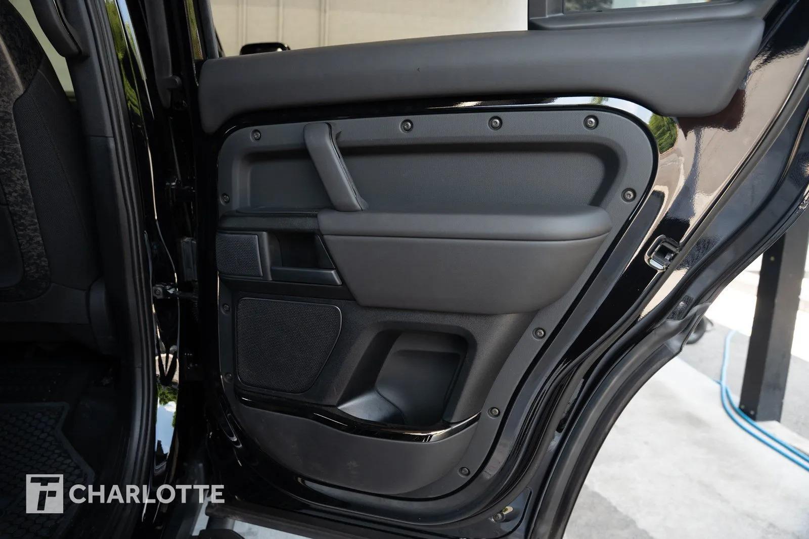 2026 Land Rover Defender OCTA