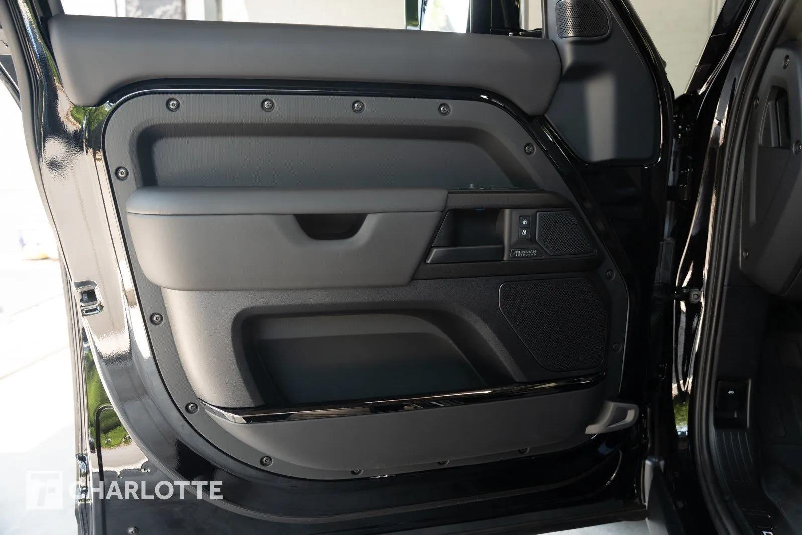 2026 Land Rover Defender OCTA