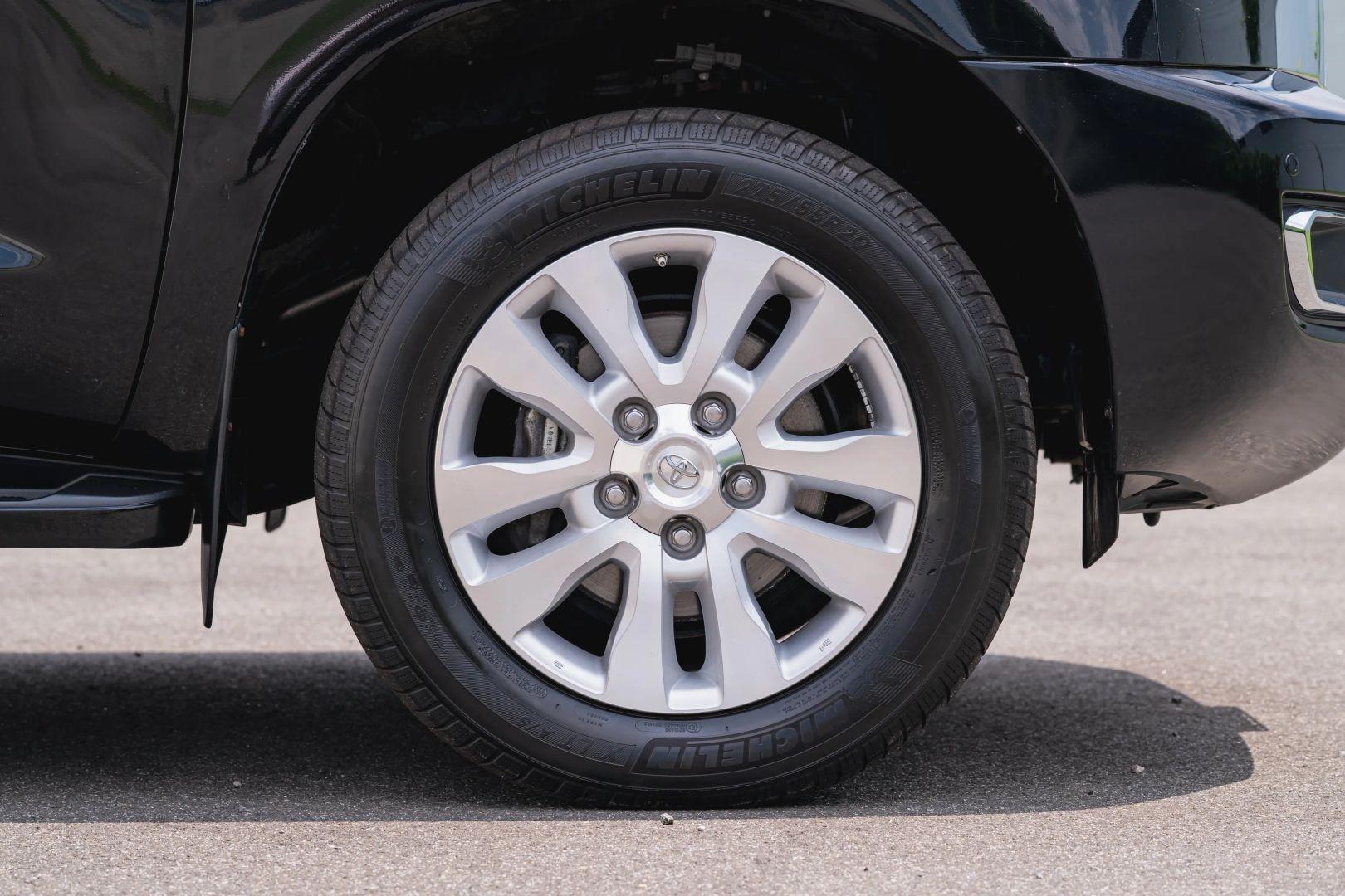 2020 Toyota Sequoia Platinum