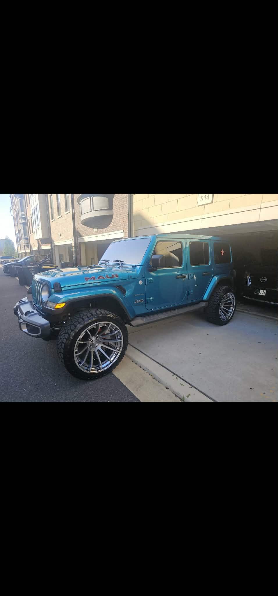 2020 Jeep Wrangler Sahara - 3
