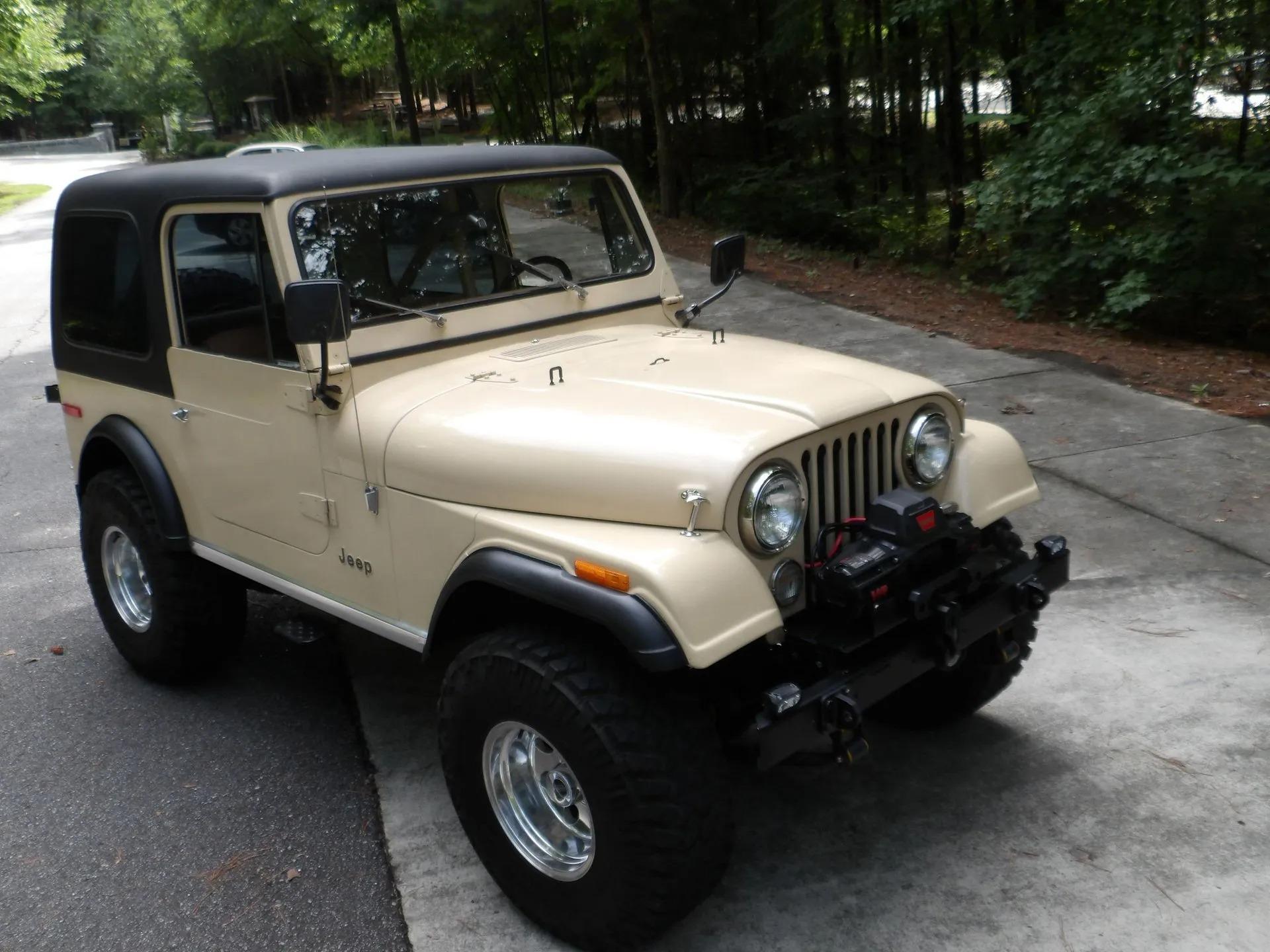 V8-Powered 1979 Jeep CJ7 4x4 - 2