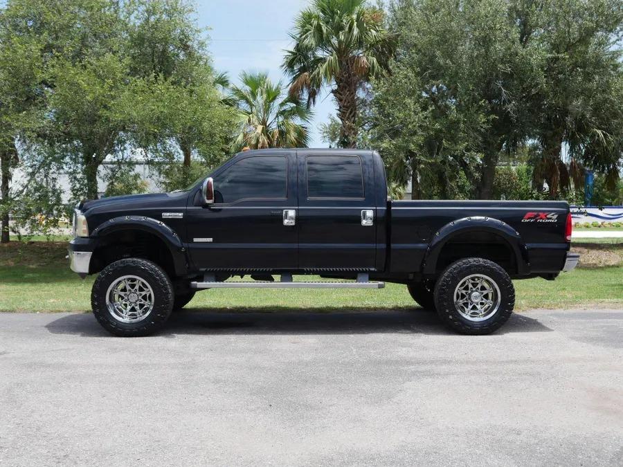 2006 Ford F-250 Lariat Crew Cab 4x4 - 2