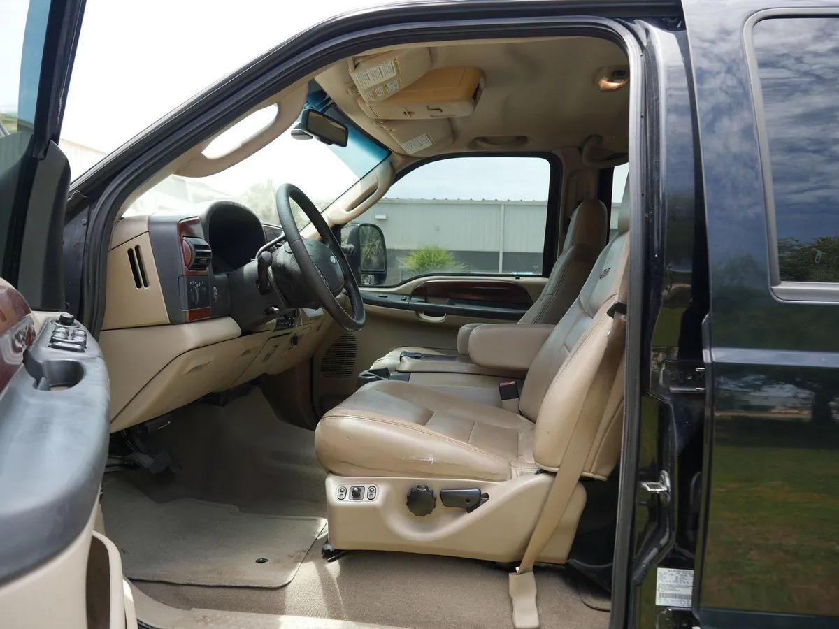 2006 Ford F-250 Lariat Crew Cab 4x4 - 3