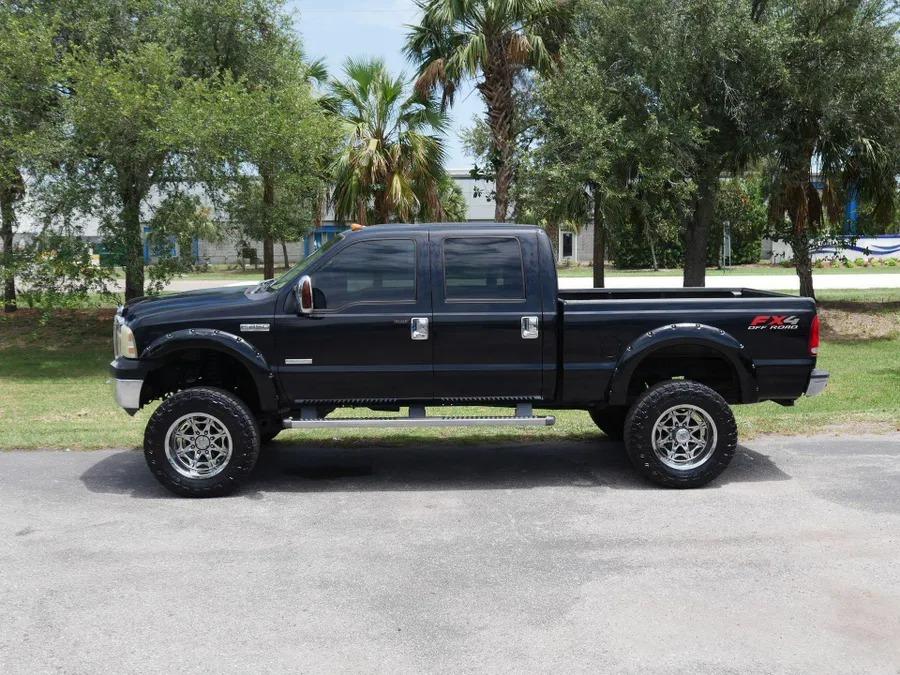 2006 Ford F-250 Lariat Crew Cab 4x4