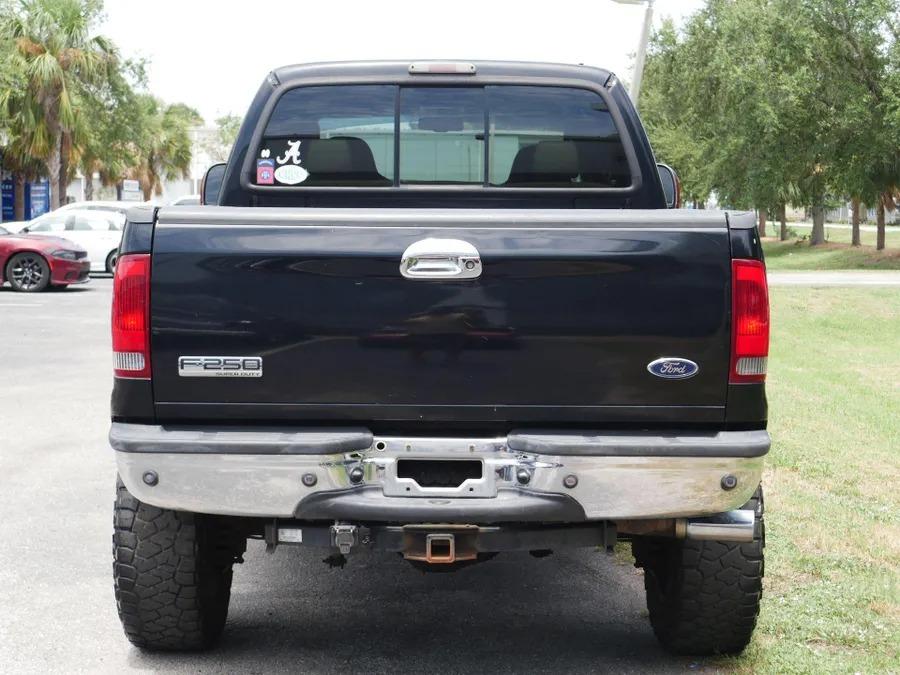 2006 Ford F-250 Lariat Crew Cab 4x4 - 5
