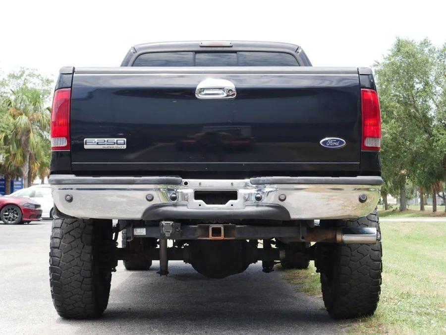 2006 Ford F-250 Lariat Crew Cab 4x4
