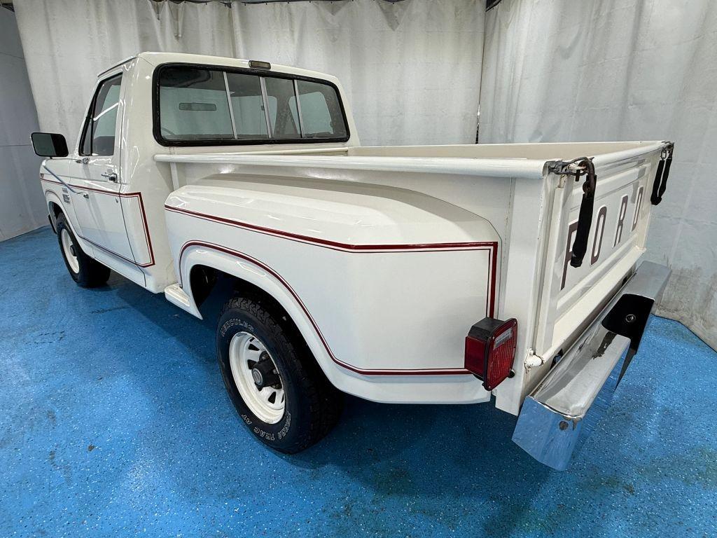 1985 Ford F-150 XLT Lariat