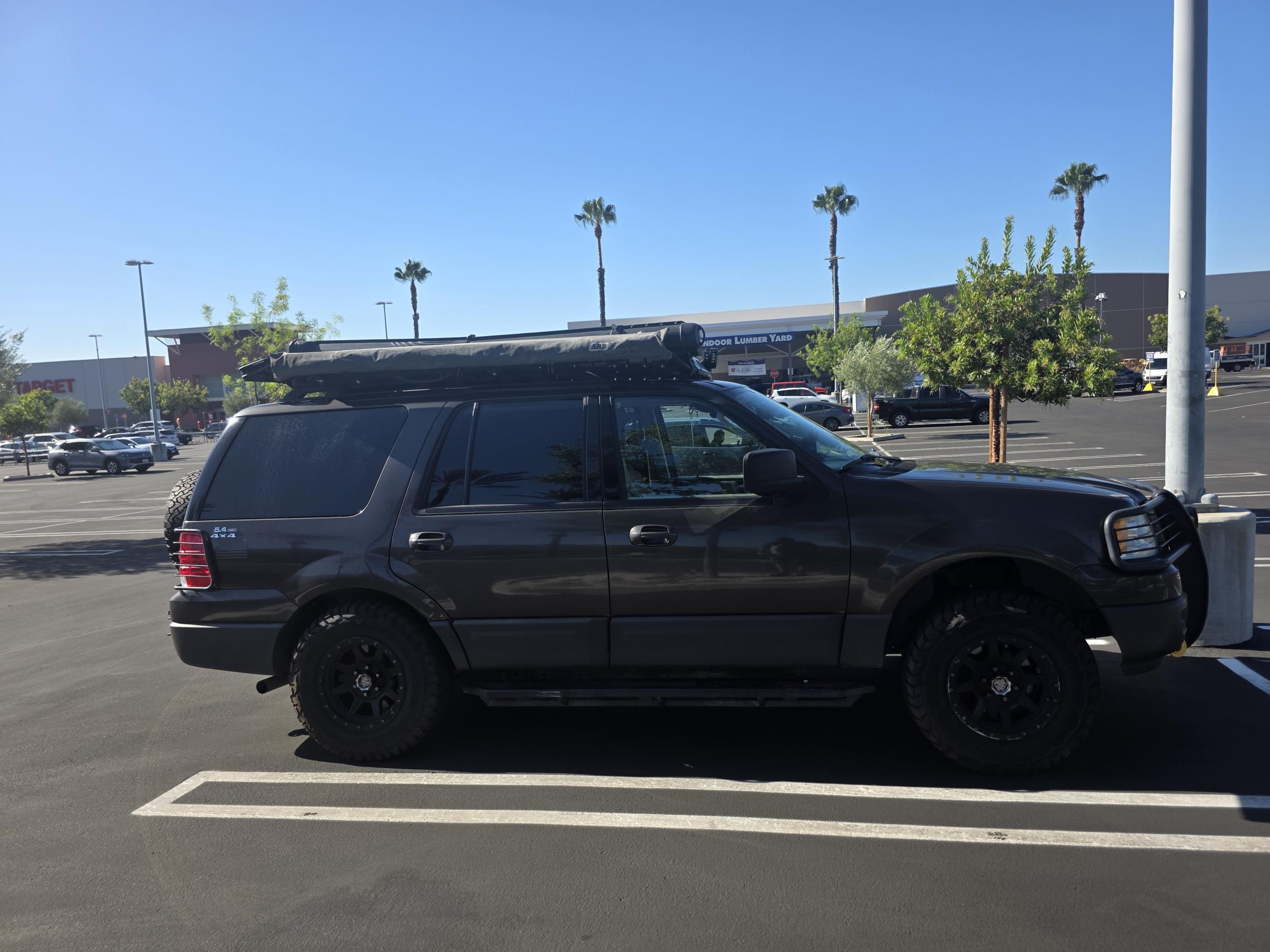 2005 Ford Expedition Overlander - 3