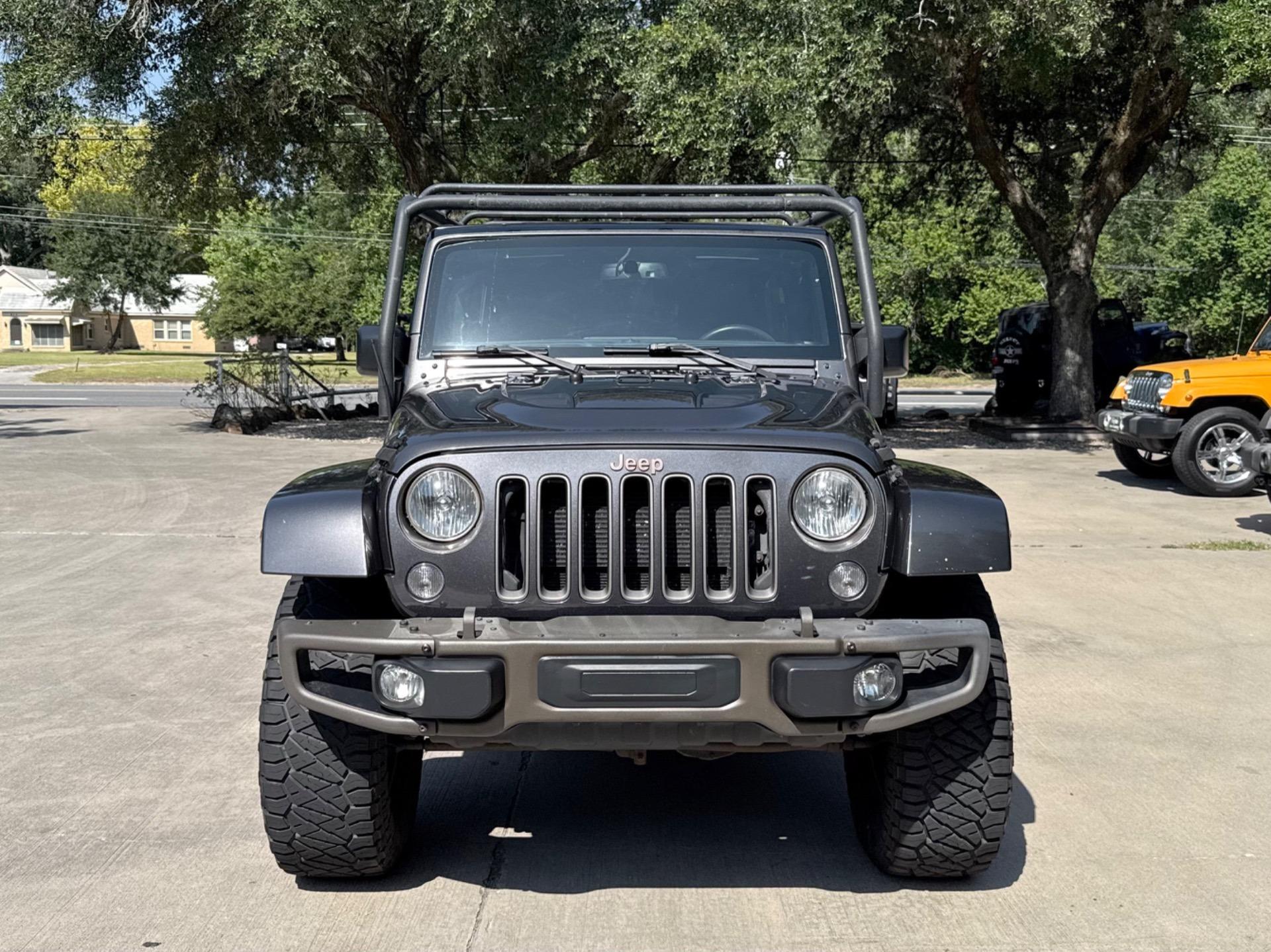2016 Jeep Wrangler Unlimited Sahara - 3
