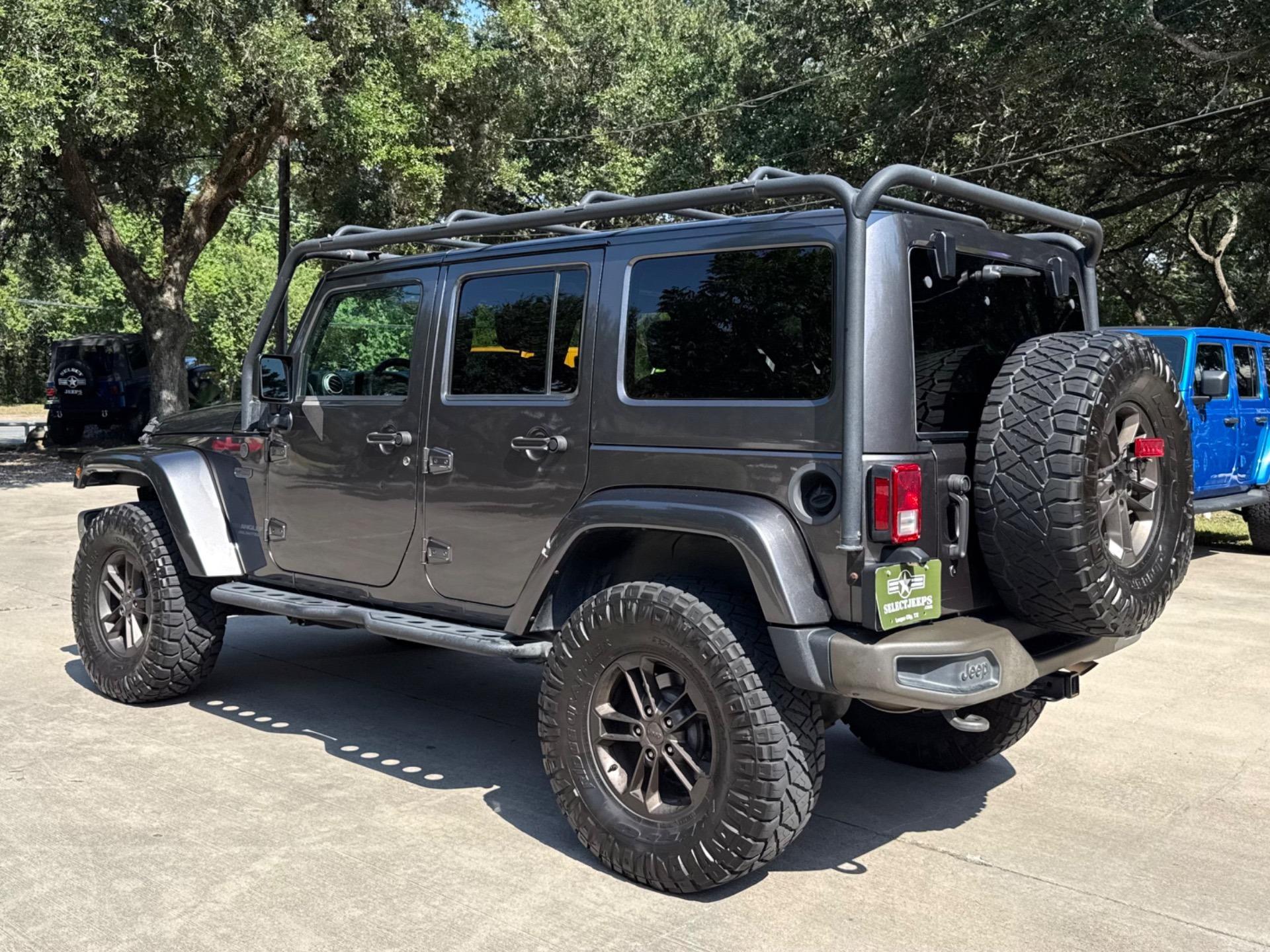 2016 Jeep Wrangler Unlimited Sahara - 4