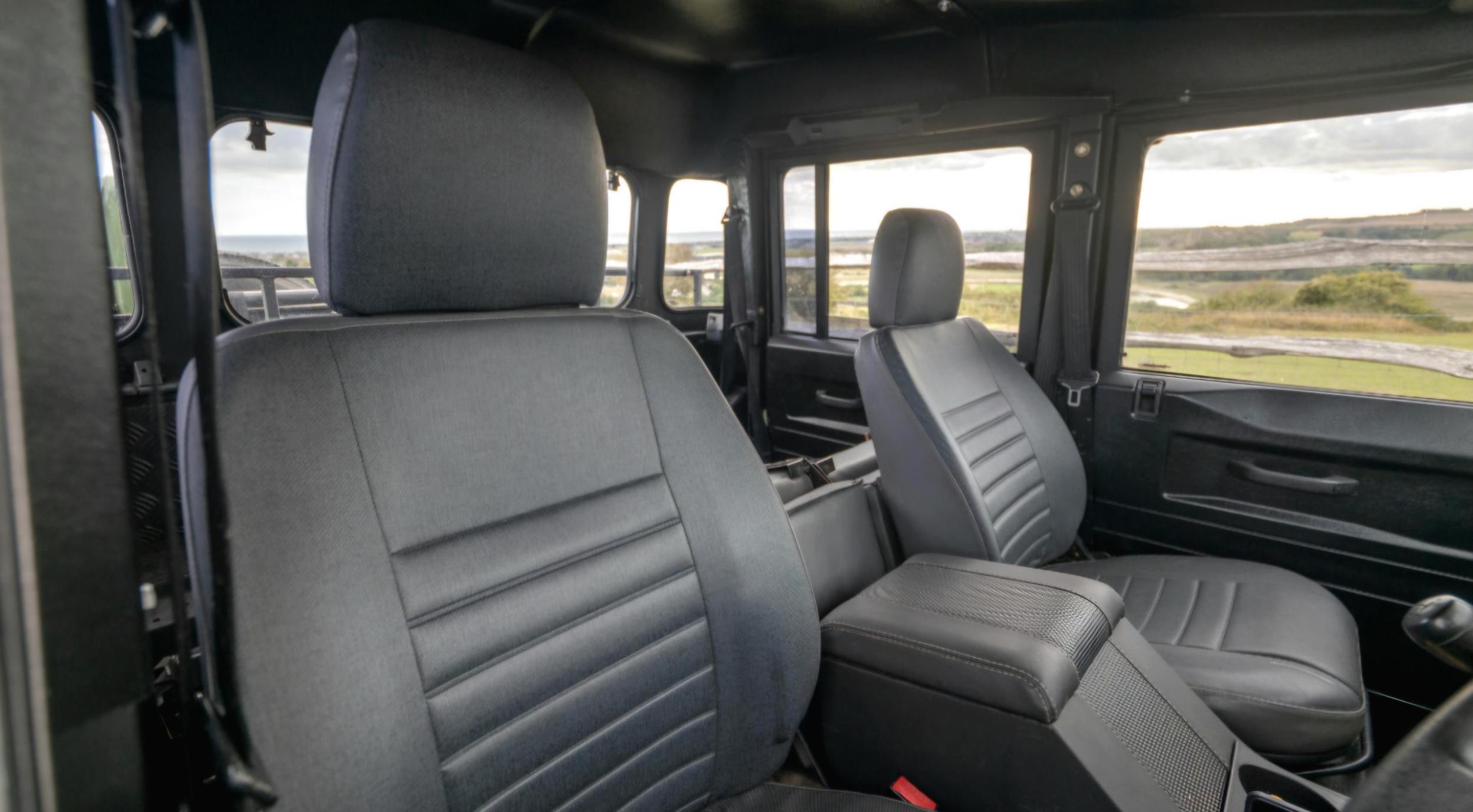 2001 Land Rover Defender 110 Double Cab - 4