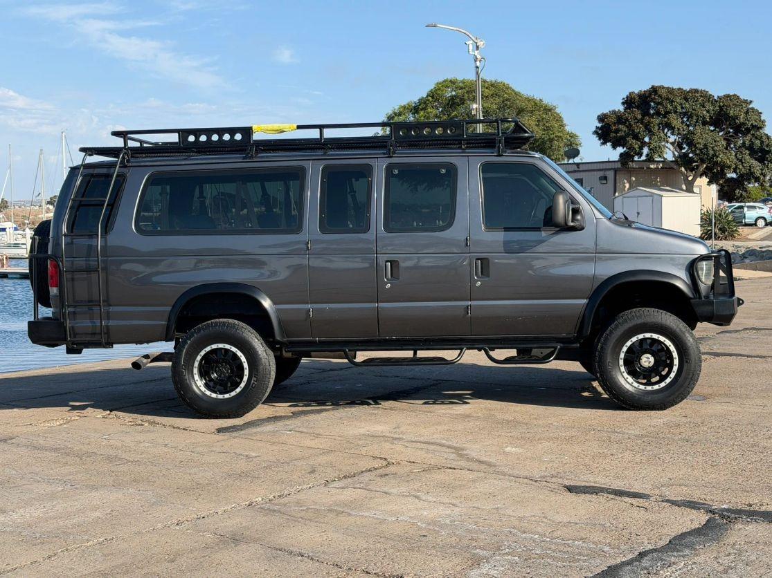 1998 Ford E-350 Club Wagon