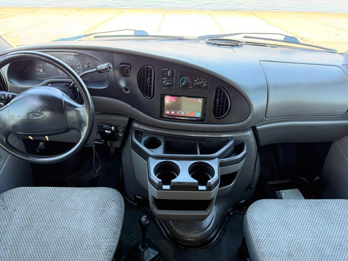 1998 Ford E-350 Club Wagon