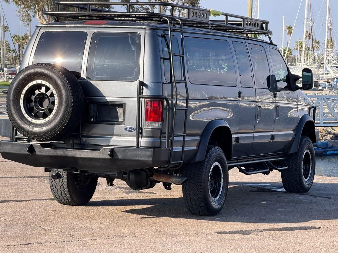 1998 Ford E-350 Club Wagon
