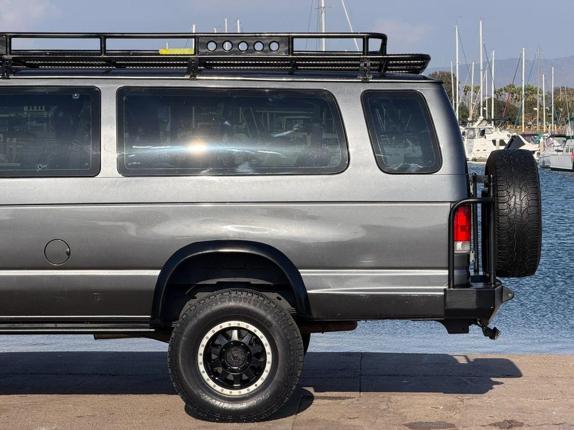 1998 Ford E-350 Club Wagon