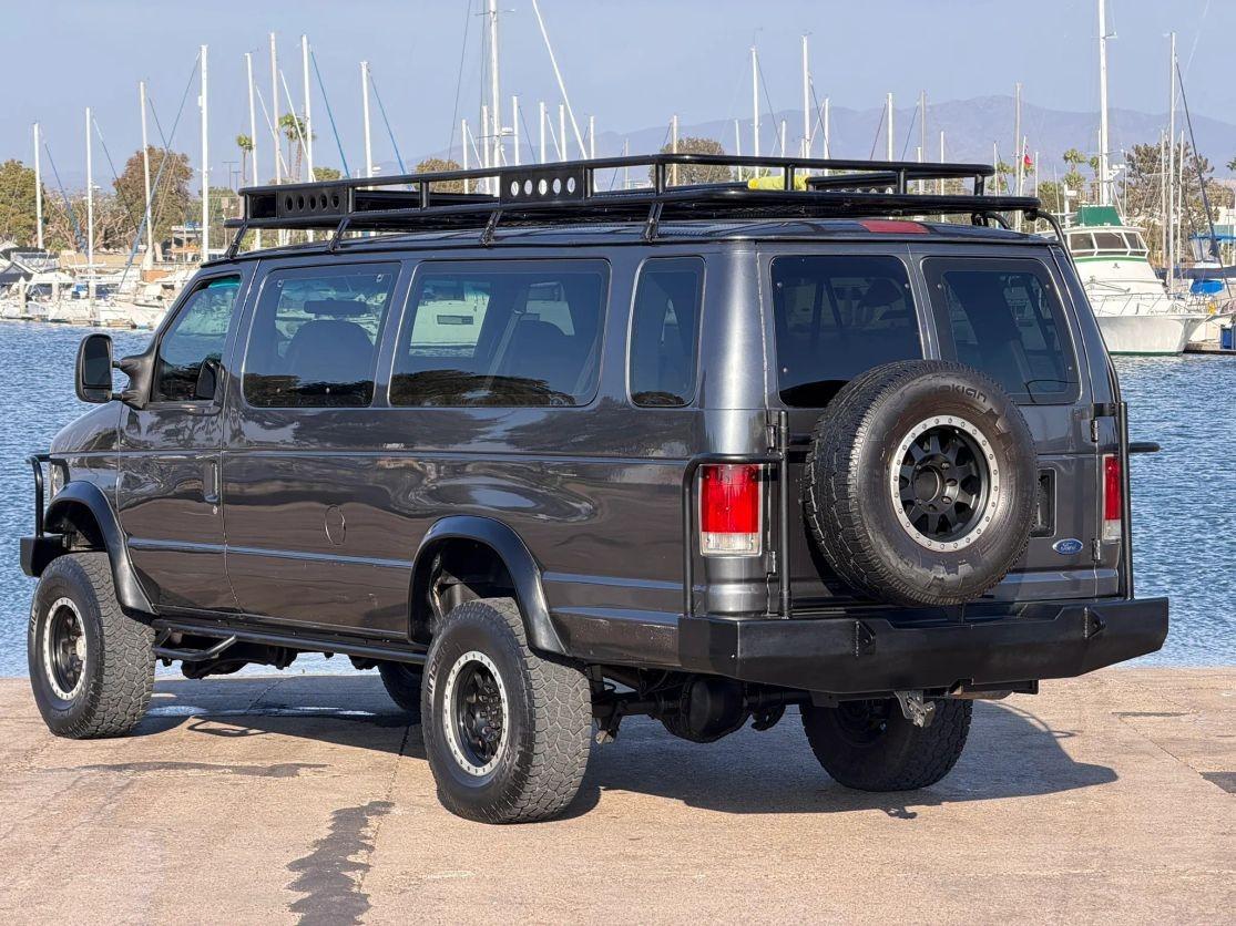 1998 Ford E-350 Club Wagon