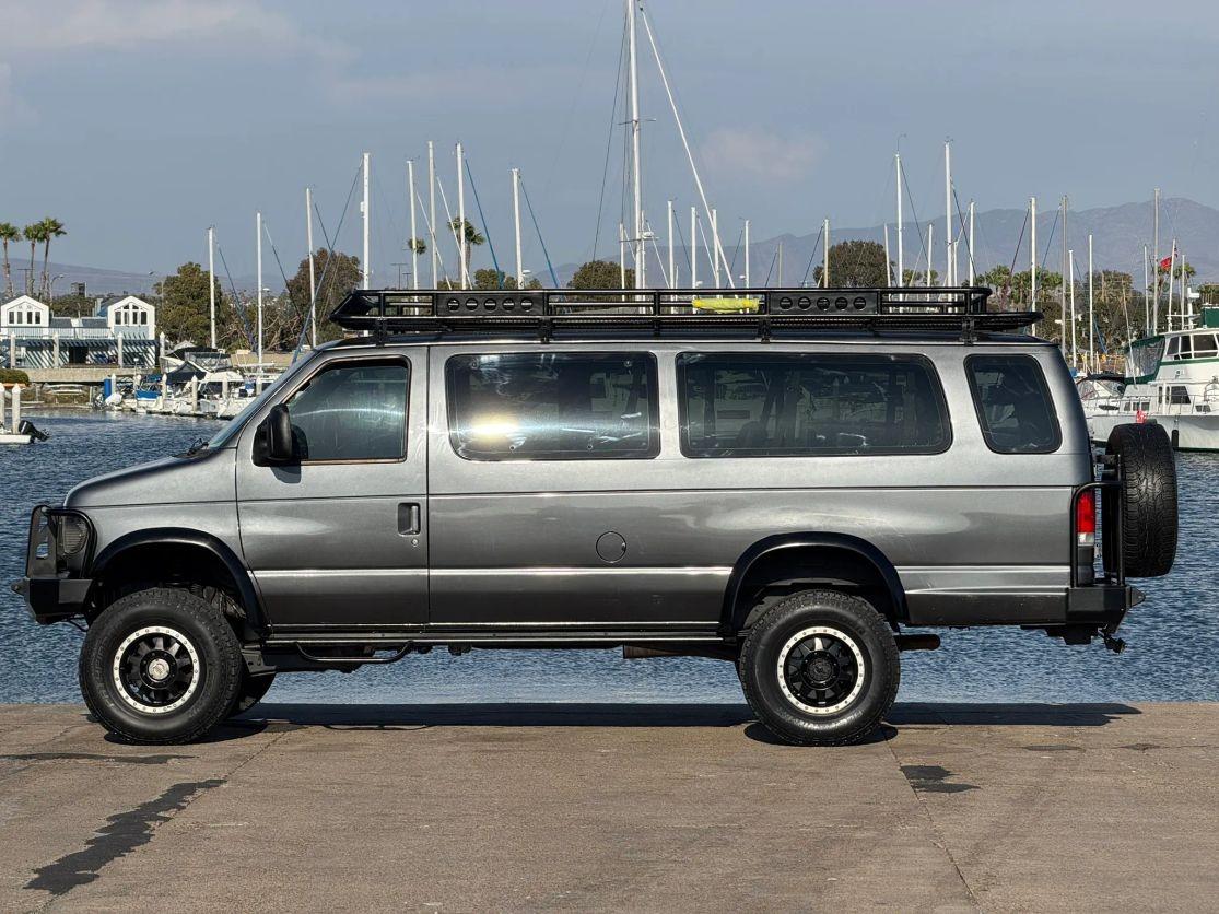 1998 Ford E-350 Club Wagon