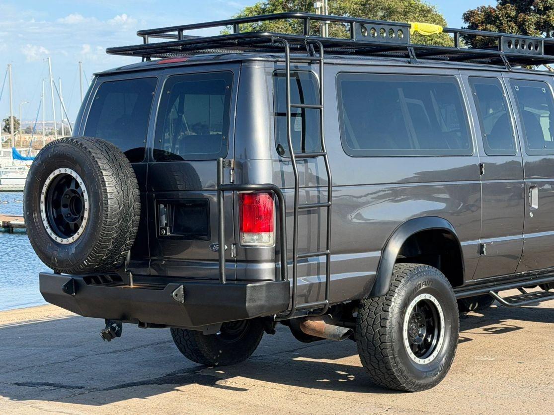 1998 Ford E-350 Club Wagon