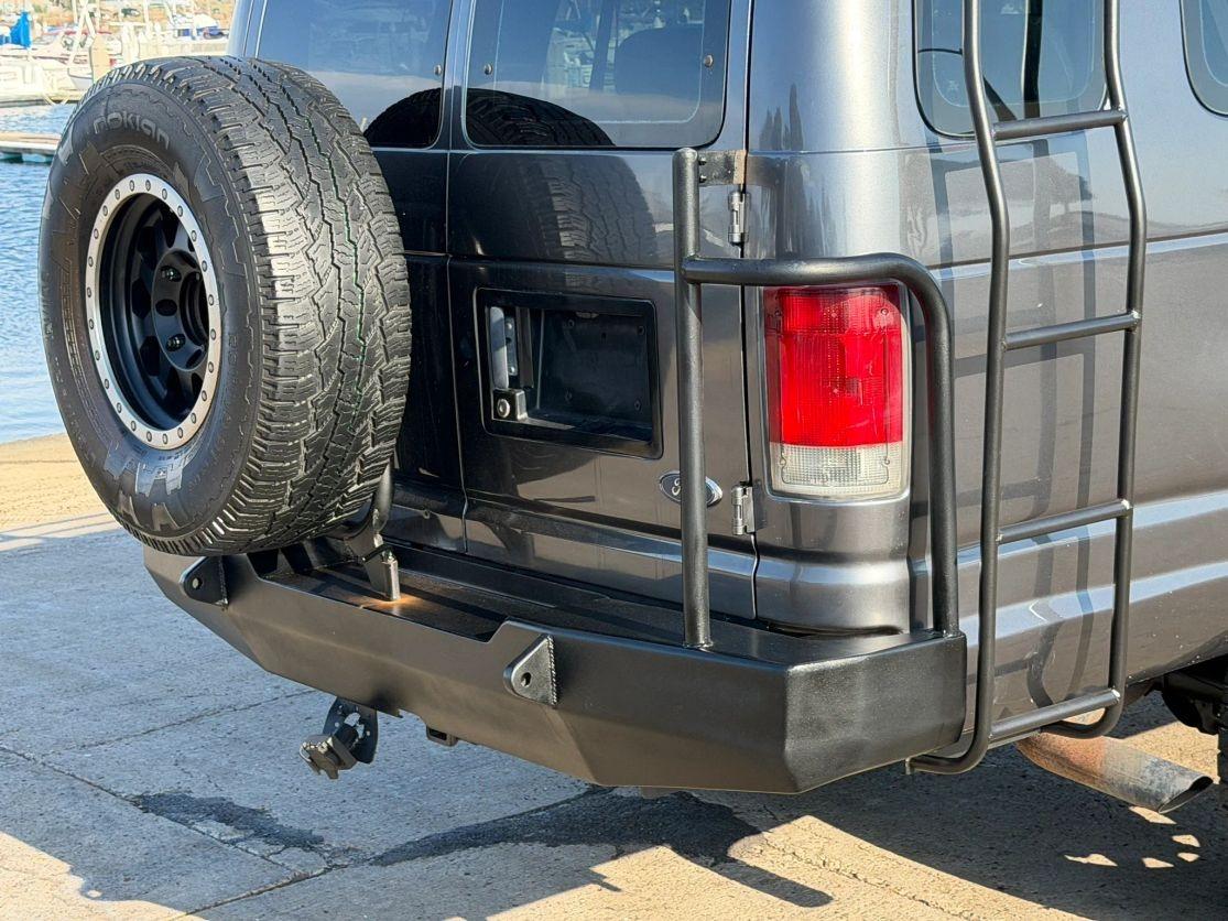 1998 Ford E-350 Club Wagon
