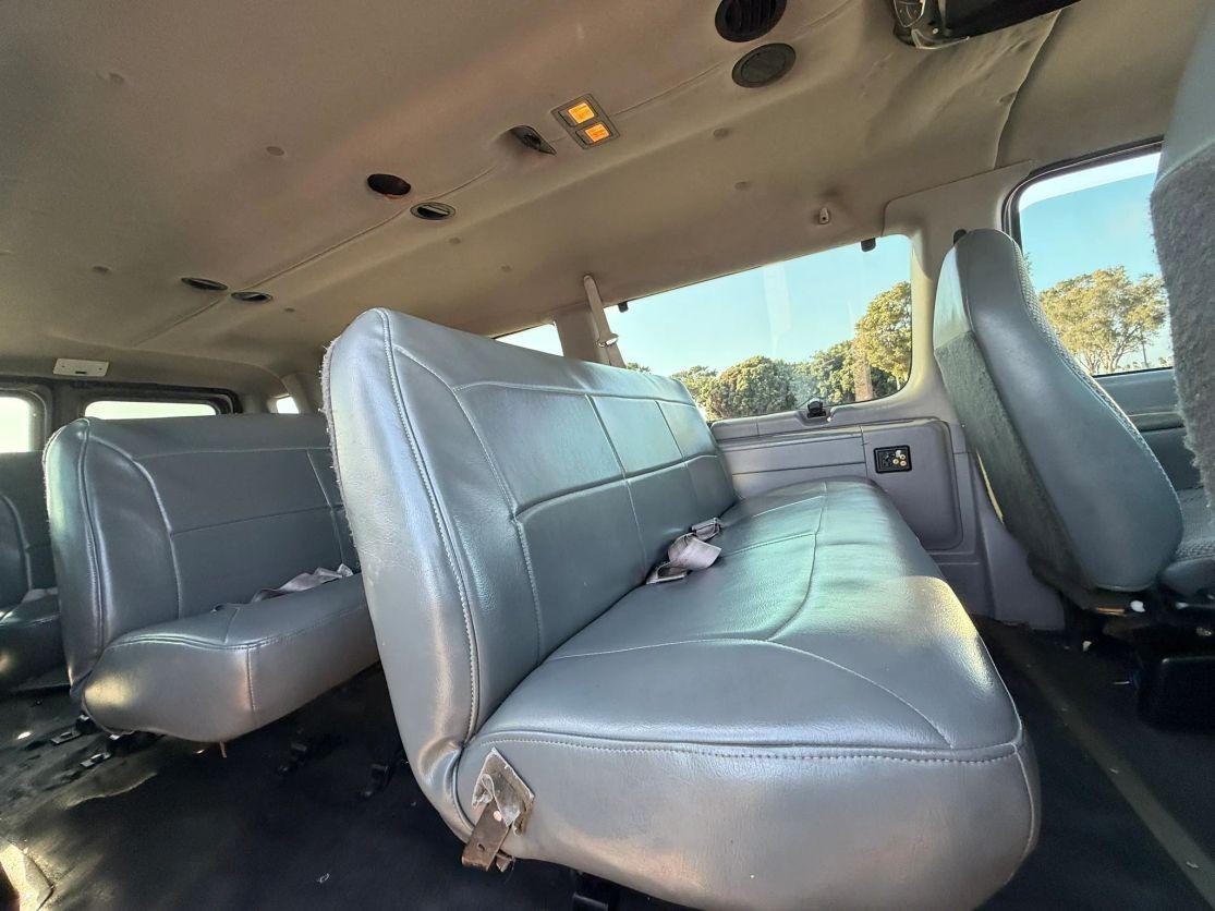 1998 Ford E-350 Club Wagon