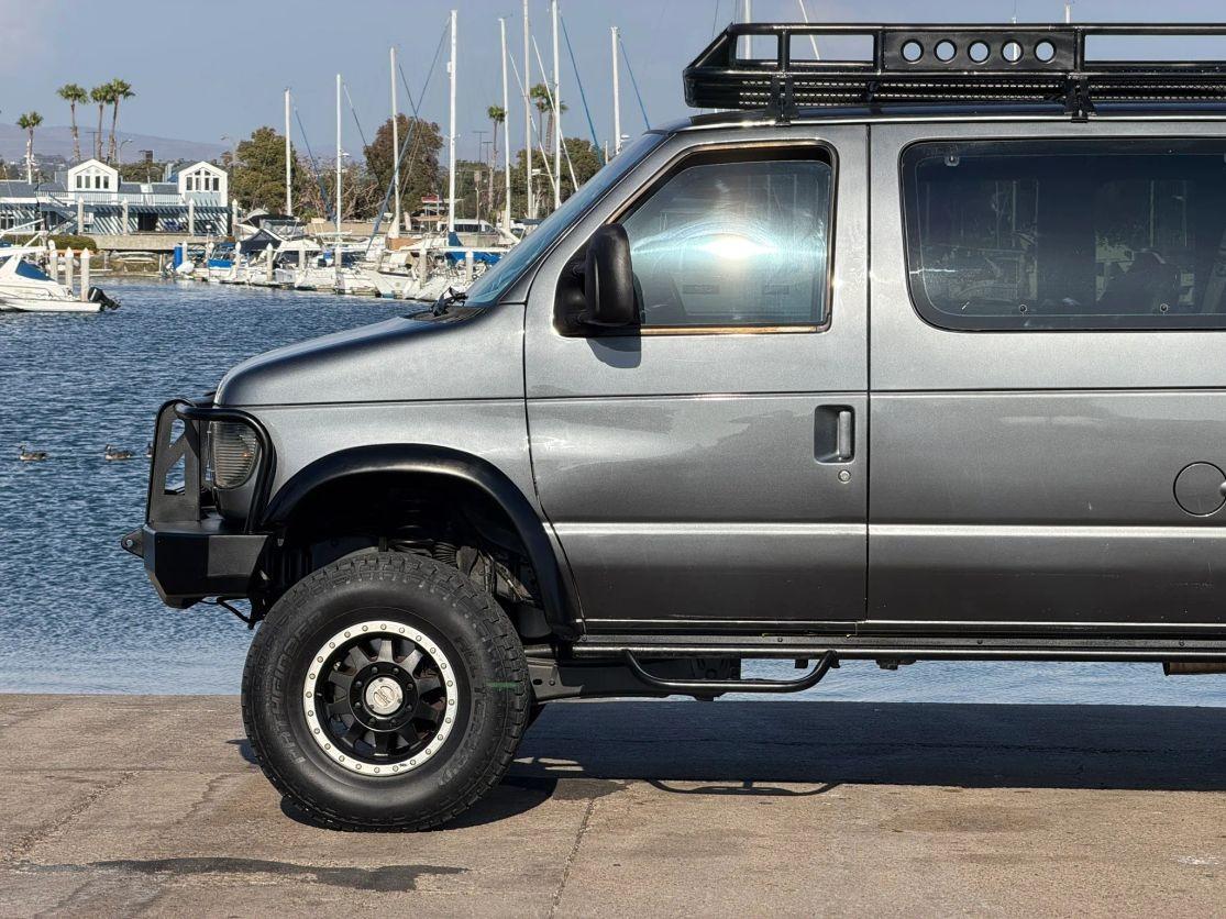 1998 Ford E-350 Club Wagon