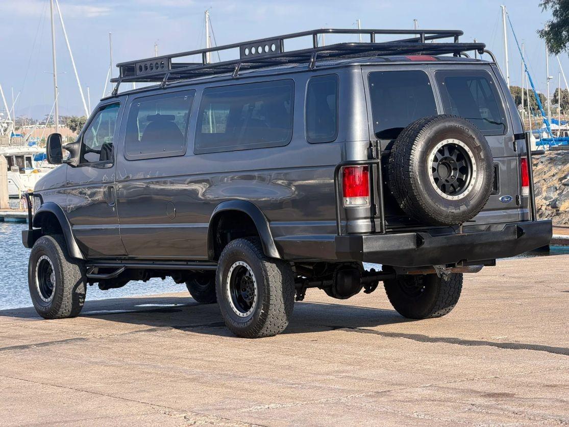 1998 Ford E-350 Club Wagon