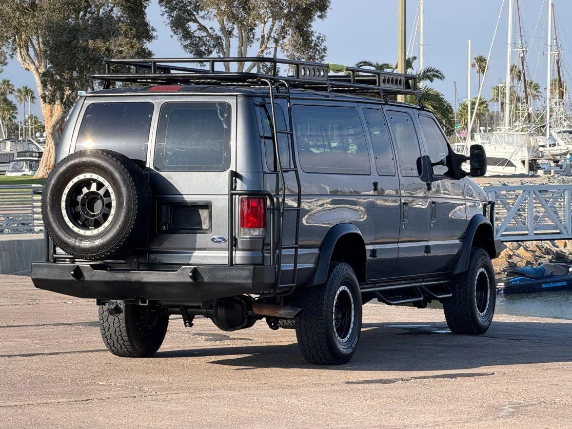 1998 Ford E-350 Club Wagon - 3