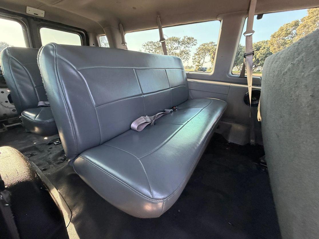 1998 Ford E-350 Club Wagon