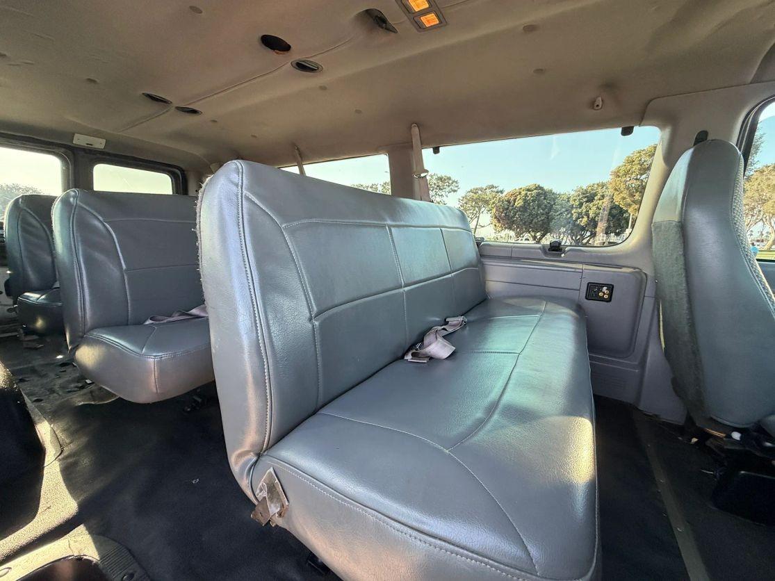 1998 Ford E-350 Club Wagon