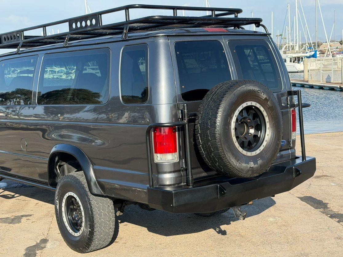 1998 Ford E-350 Club Wagon